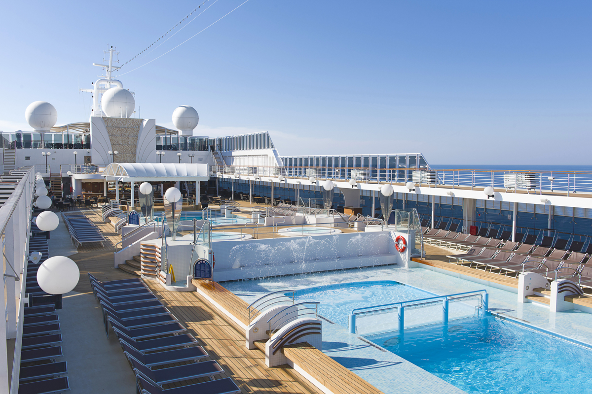 MyCruise MSC Opera Offentlige-arealer Pool-Spa2